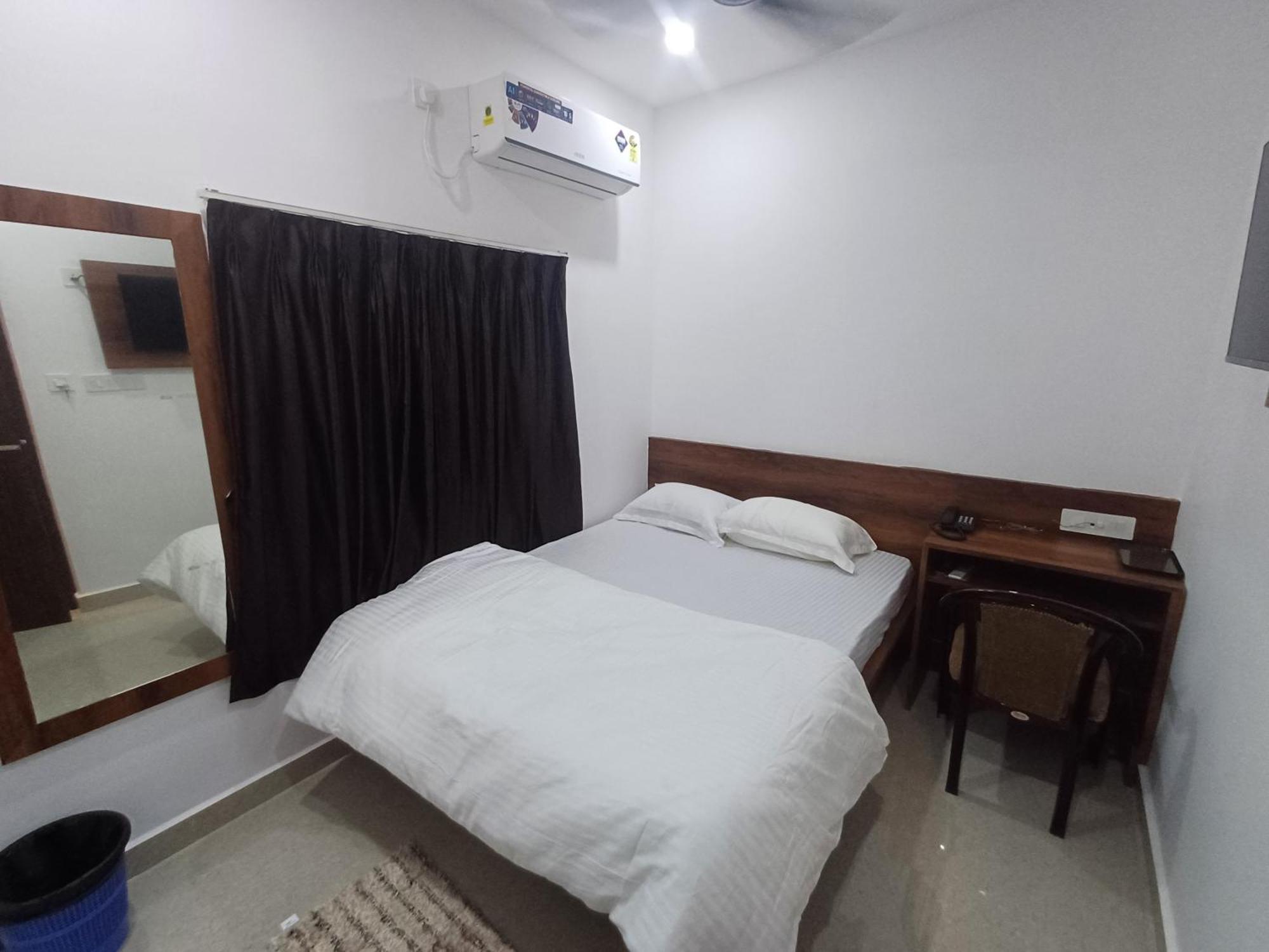 Assam Guest House Сіліґурі Екстер'єр фото